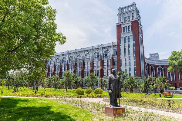 上海华东政法大学地址（上海华东政法大学简介）